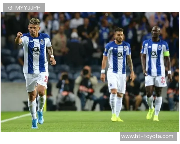 国米友谊赛逆转本菲卡红牌争议引发全场热议